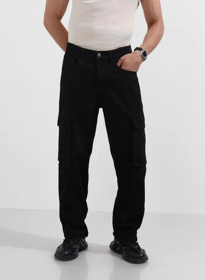 Men Relaxed Fit Solid Cargo Pocket Mid-Rise Jeans